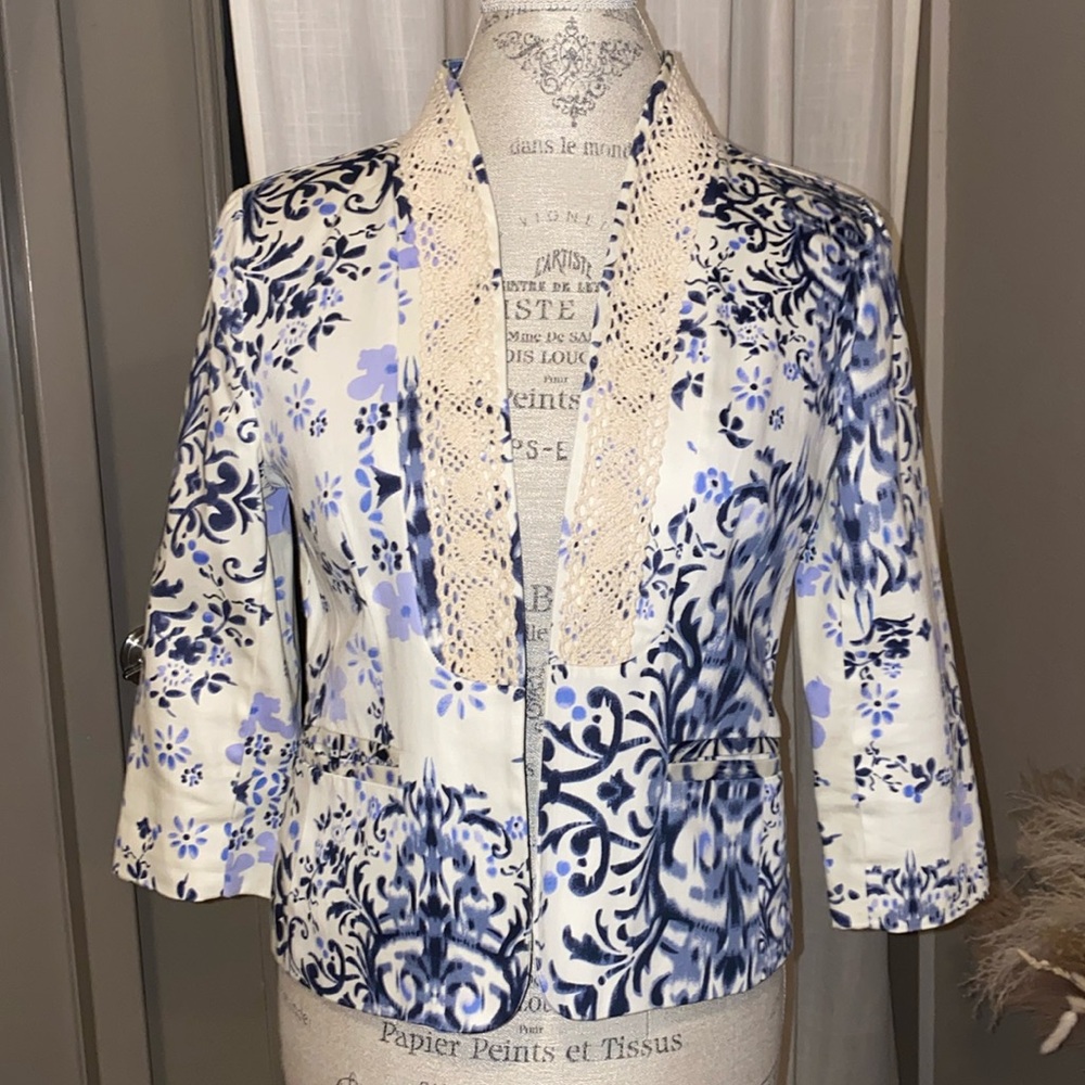 Notations ladies petite blue white floral blazer lace trim light jacket Small PS